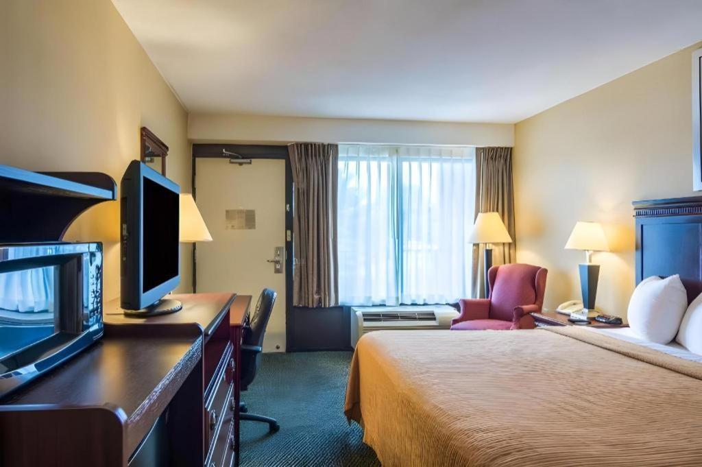Quality Inn Manassas Bagian luar foto