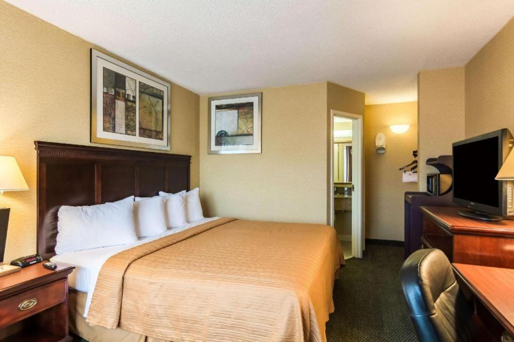 Quality Inn Manassas Bagian luar foto