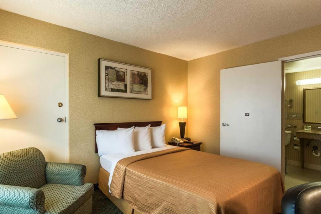 Quality Inn Manassas Bagian luar foto