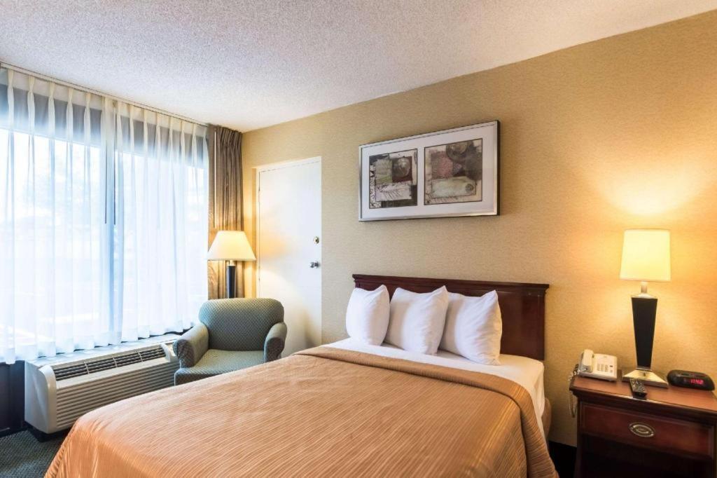 Quality Inn Manassas Bagian luar foto