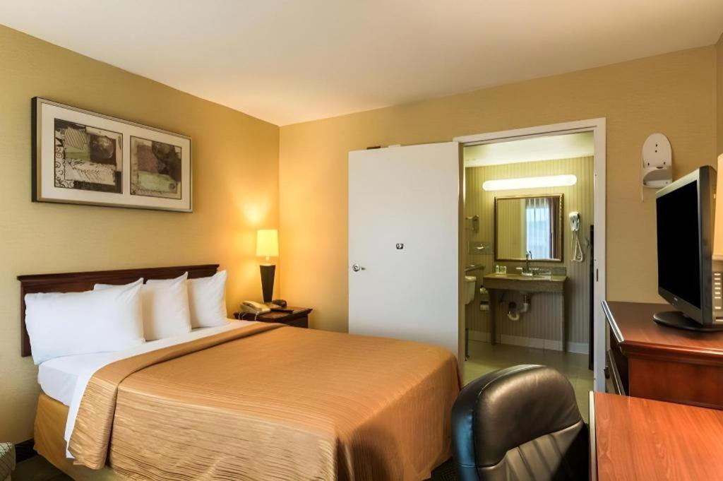 Quality Inn Manassas Bagian luar foto