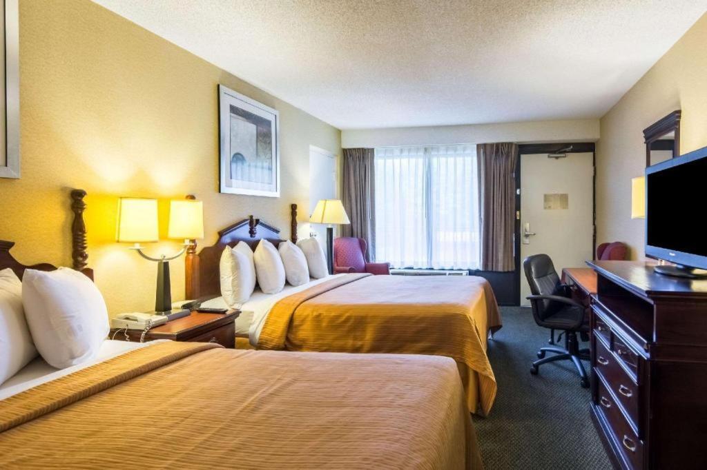 Quality Inn Manassas Bagian luar foto