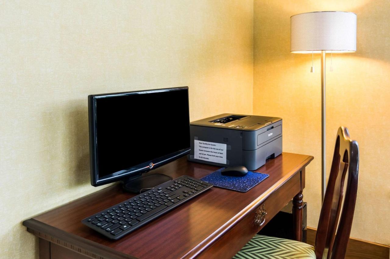 Quality Inn Manassas Bagian luar foto